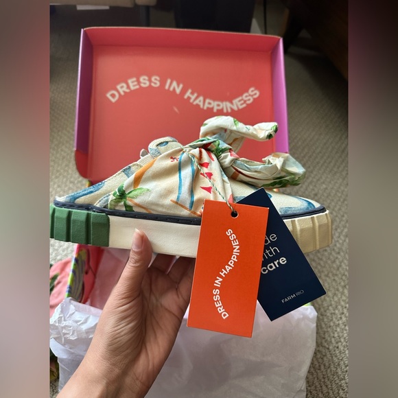 NWT: Farm Rio Mules - Picture 7 of 10